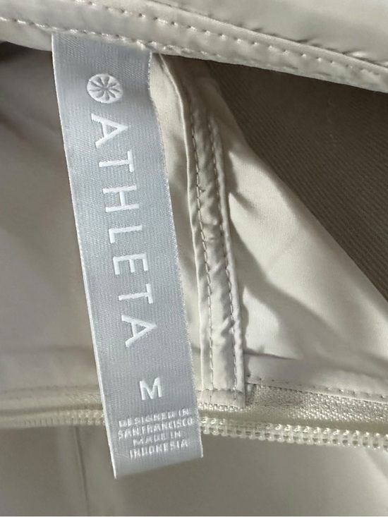 Athleta Womens Solar Wind & Rain Anorak Jacket Sz Medium Oatmeal Hooded - Picture 15 of 15